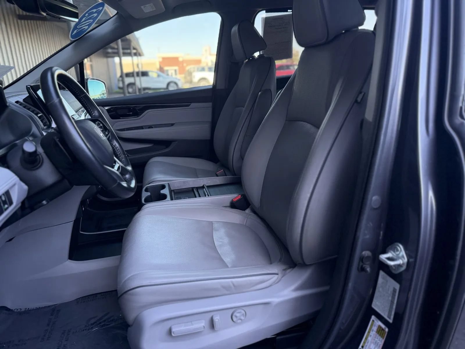 Used 2023 Honda Odyssey Elite image 14