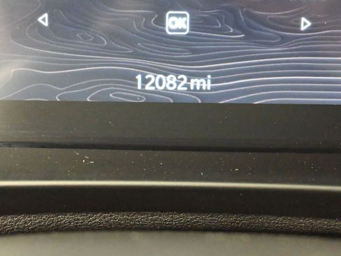 Used 2024 Jeep Grand Cherokee Altitude image 27