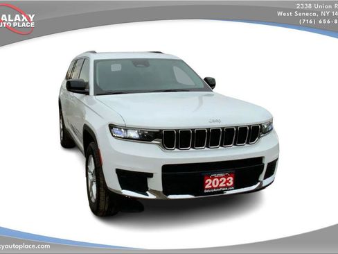 Used 2023 Jeep Grand Cherokee L Laredo w/ Luxury Tech Group I AWD/4WD image 3