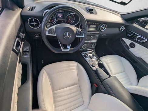 Used 2019 Mercedes-Benz SLC 300 image 19
