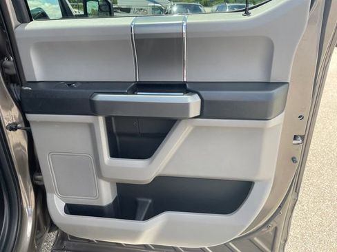 Used 2018 Ford F150 XLT w/ Equipment Group 302A Luxury AWD/4WD image 33