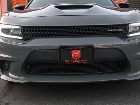 Used 2019 Dodge Charger R/T w/ Blacktop Package image 4