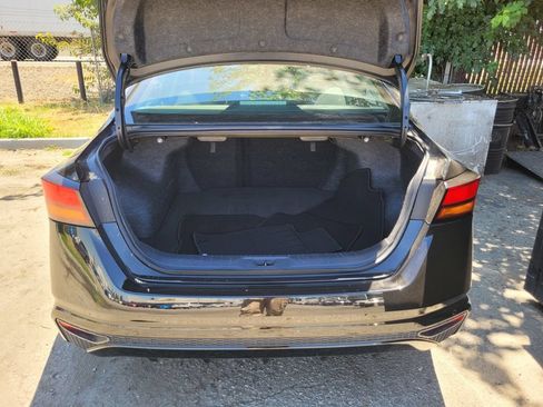 Used 2025 Nissan Altima 2.5 SV FWD image 35