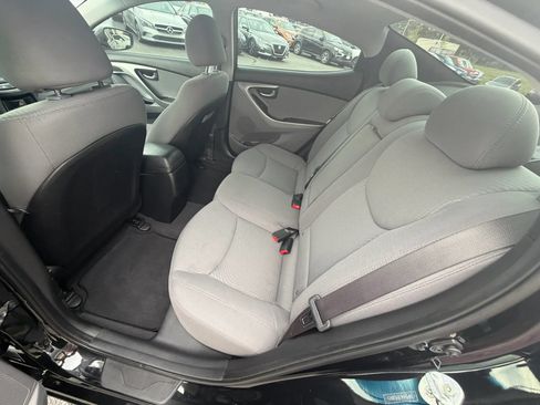 Used 2014 Hyundai Elantra SE FWD image 22