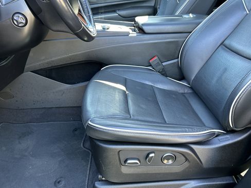 Used 2023 Cadillac Escalade ESV Premium Luxury image 10