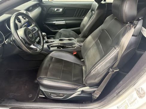 Used 2022 Ford Mustang Premium RWD image 10