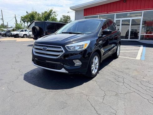 Used 2019 Ford Escape SE FWD image 3