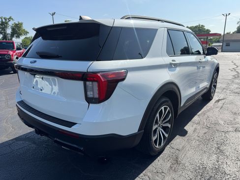 Used 2025 Ford Explorer ST-Line w/ Premium Package RWD image 7