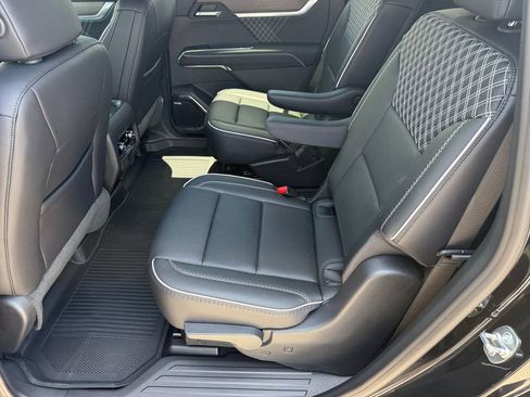 Used 2026 GMC Acadia Denali w/ Super Cruise Package FWD image 11