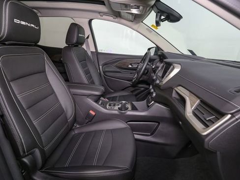 Used 2024 GMC Terrain Denali w/ Denali Premium Package AWD/4WD image 17