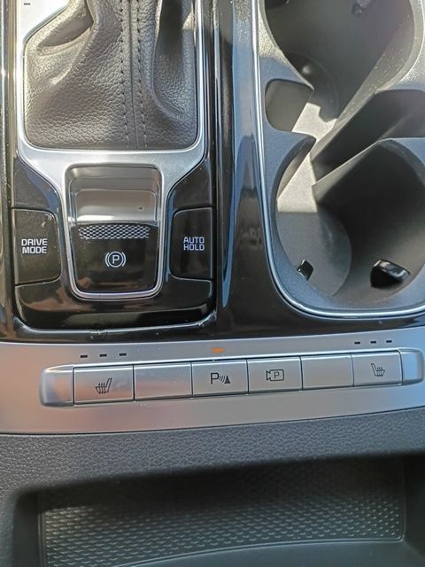 Used 2024 Kia Carnival EX FWD image 17