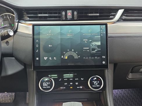 Used 2023 Jaguar F-PACE S image 21