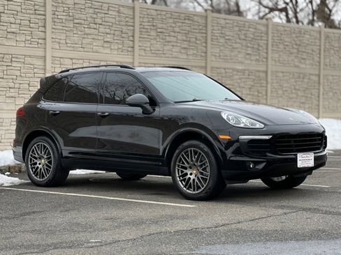 Used 2017 Porsche Cayenne Platinum Edition w/ Premium Package (PJV) image 2