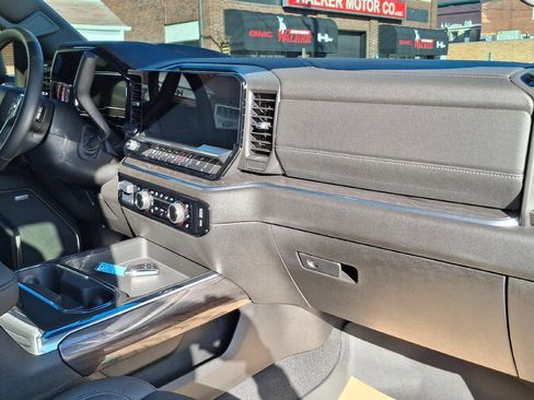 Used 2024 Chevrolet Silverado 2500 LTZ w/ LTZ Plus Package image 11