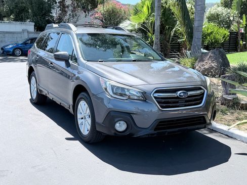 Used 2019 Subaru Outback 2.5i Premium AWD/4WD image 4