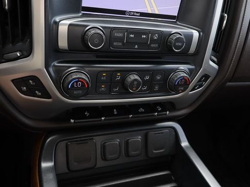 Used 2018 GMC Sierra 1500 SLT w/ SLT Premium Package AWD/4WD image 18