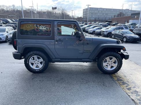Used 2015 Jeep Wrangler Sport AWD/4WD image 7