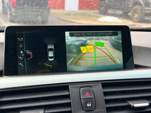 Used 2017 BMW 330i xDrive Sedan AWD/4WD image 6