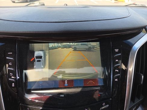 Used 2020 Cadillac Escalade Luxury image 7