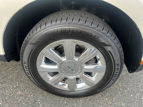 Used 2008 Lincoln MKX AWD image 29