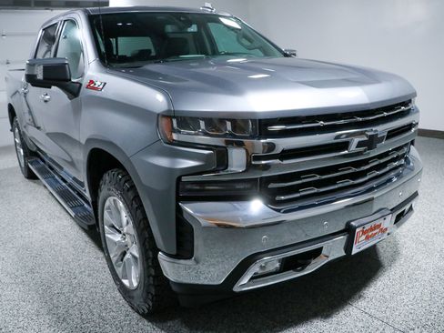 Used 2019 Chevrolet Silverado 1500 LTZ w/ LTZ Premium Package AWD/4WD image 5