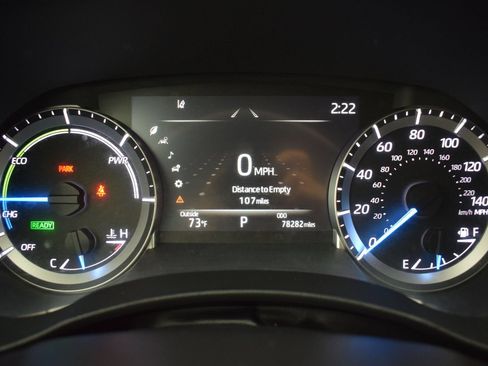 Used 2023 Toyota Highlander LE AWD/4WD image 19