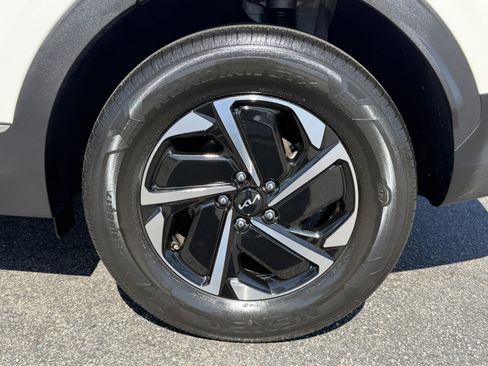 Certified 2023 Kia Sportage LX AWD/4WD image 11