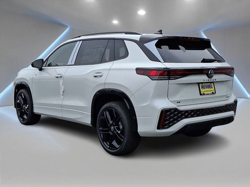 New 2026 Volkswagen Tiguan SE R-Line AWD/4WD image 3