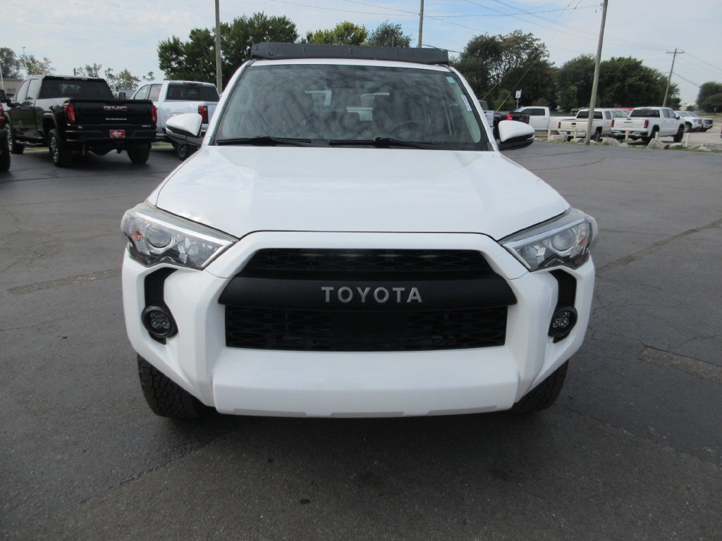 Used 2020 Toyota 4Runner SR5 Premium w/ Moonroof Package AWD/4WD image 13