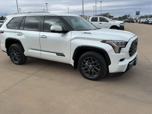 Used 2024 Toyota Sequoia Platinum image 3