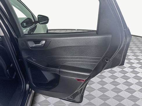 Used 2021 Ford Escape Titanium image 28