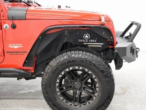 Used 2015 Jeep Wrangler Unlimited Sahara w/ Connectivity Group image 13