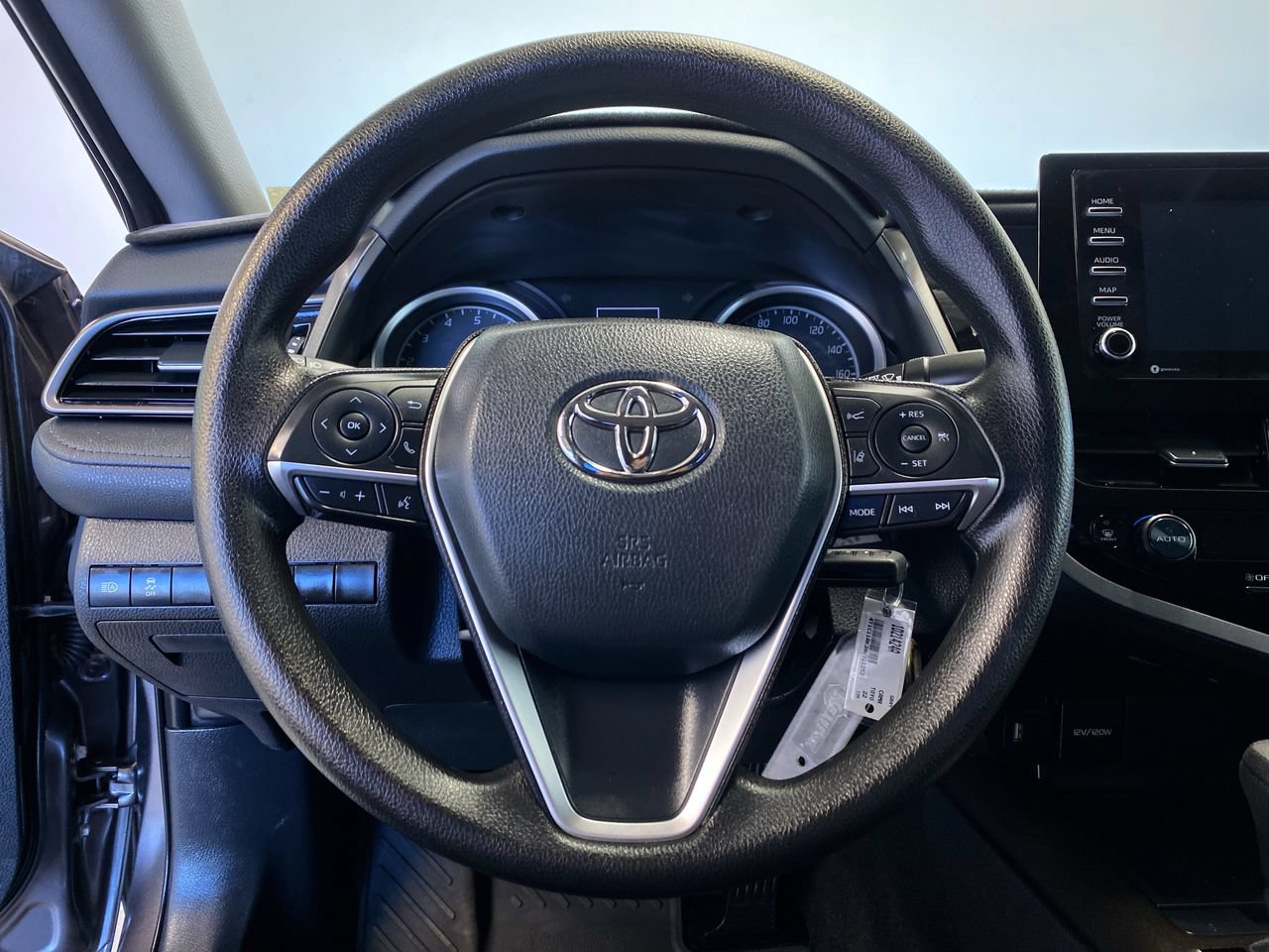 Used 2022 Toyota Camry LE FWD image 21