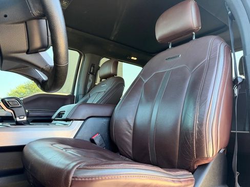 Used 2015 Ford F150 Platinum w/ Equipment Group 701A Luxury AWD/4WD image 29