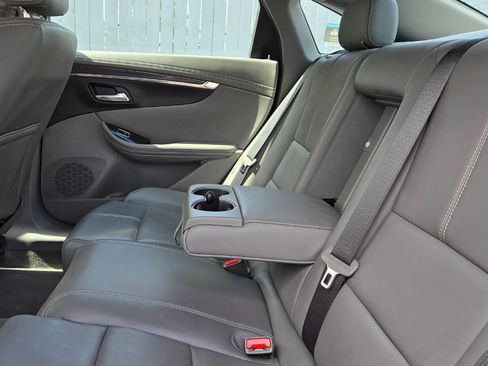 Used 2017 Chevrolet Impala LT w/ Leather Package image 12