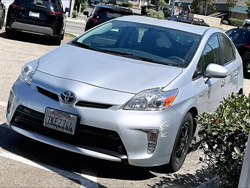 Used 2015 Toyota Prius Three FWD image 3
