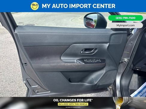 Used 2025 Nissan Kicks S AWD/4WD image 10