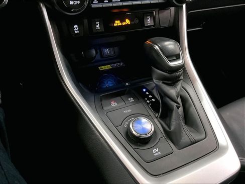 Used 2024 Toyota RAV4 XSE w/ Advanced Technology Package image 32