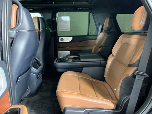 Used 2023 Lincoln Navigator Reserve w/ Equipment Group 201A AWD/4WD image 9