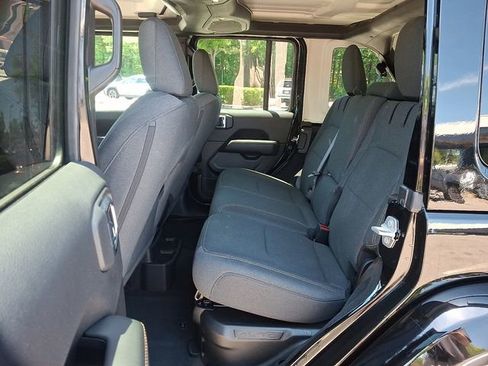 Used 2025 Jeep Wrangler Unlimited Sahara AWD/4WD image 12