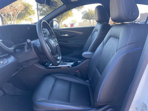 Used 2025 Buick Envista Sport Touring image 27