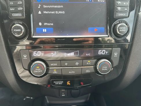 Used 2016 Nissan Rogue SL FWD image 36
