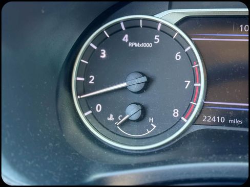 Used 2024 Nissan Sentra SR w/ SR Premium Package image 19