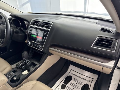 Used 2019 Subaru Outback 3.6R Limited image 14