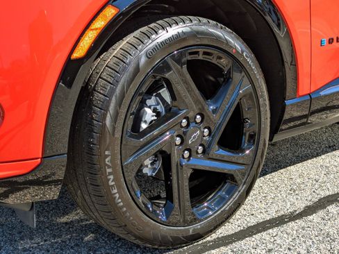 New 2026 Chevrolet Equinox EV RS image 17