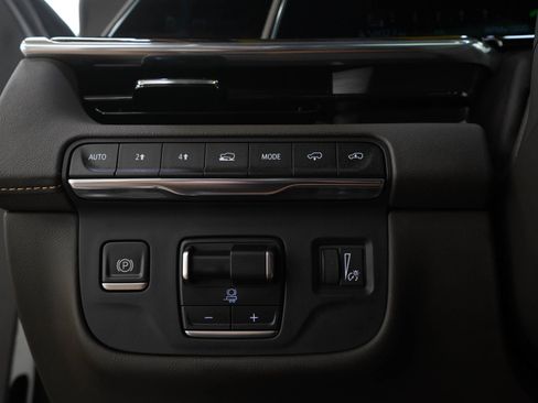 Used 2022 Cadillac Escalade Premium Luxury w/ LPO, Radiant Package AWD/4WD image 27