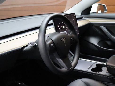 Used 2023 Tesla Model 3 Standard Range image 36