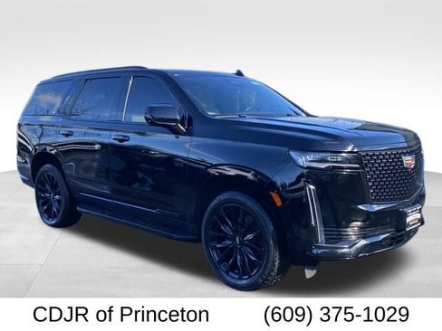 Used 2022 Cadillac Escalade Premium Luxury image 1