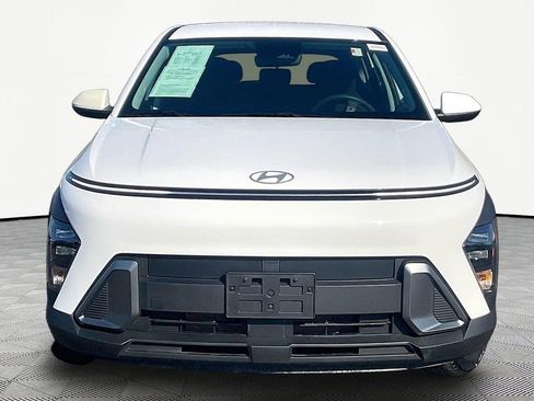 Used 2024 Hyundai Kona SE image 2