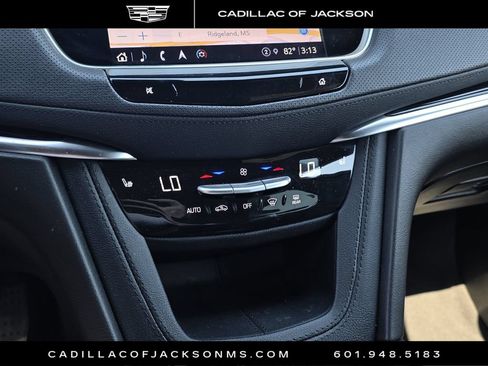 Certified 2025 Cadillac XT5 Premium Luxury FWD image 13